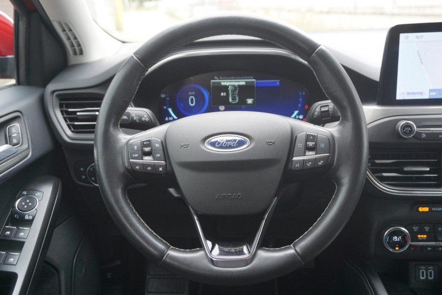 Ford FOCUS Wagon 1.0 EcoB. Hybrid Titanium X /Nwe All-Season banden /Trekhaak/WinterPack.