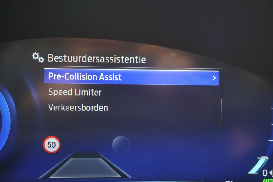 Ford FOCUS Wagon 1.0 EcoB. Hybrid Titanium X /Nwe All-Season banden /Trekhaak/WinterPack.