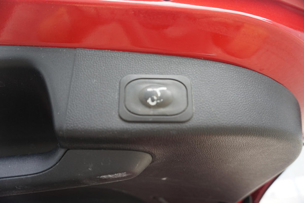 Ford FOCUS Wagon 1.0 EcoB. Hybrid Titanium X /Nwe All-Season banden /Trekhaak/WinterPack.