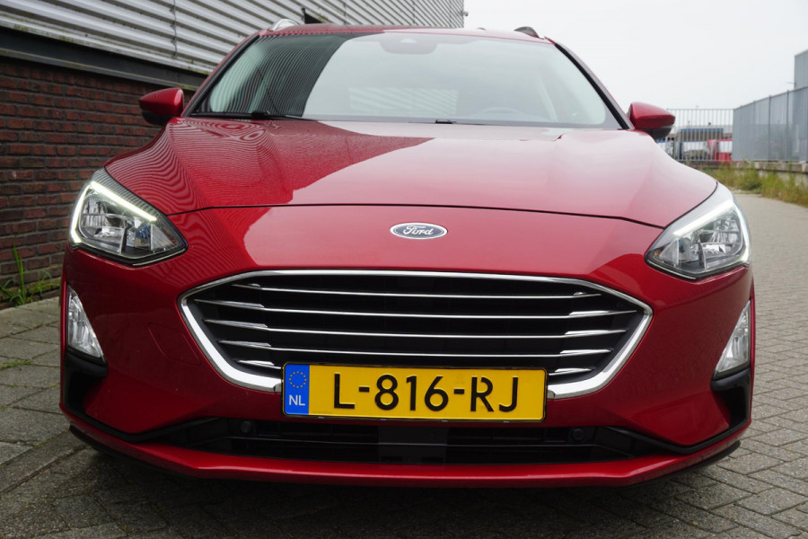 Ford FOCUS Wagon 1.0 EcoB. Hybrid Titanium X /Nwe All-Season banden /Trekhaak/WinterPack.