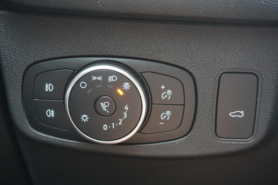 Ford FOCUS Wagon 1.0 EcoB. Hybrid Titanium X /Nwe All-Season banden /Trekhaak/WinterPack.