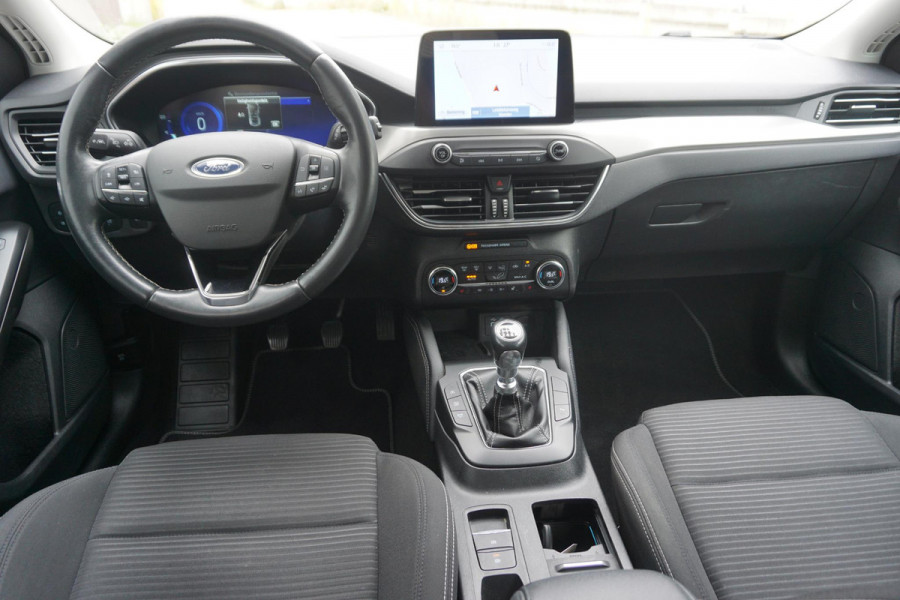 Ford FOCUS Wagon 1.0 EcoB. Hybrid Titanium X /Nwe All-Season banden /Trekhaak/WinterPack.