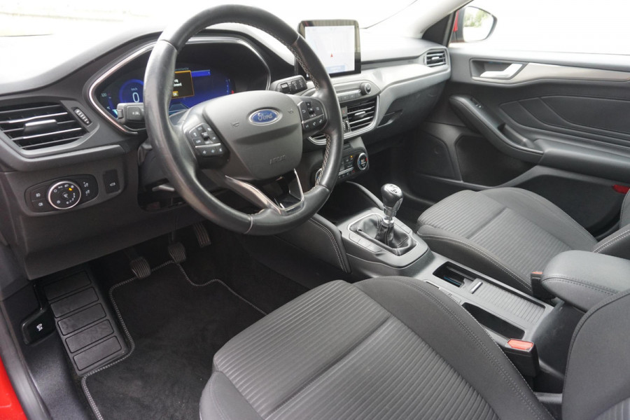 Ford FOCUS Wagon 1.0 EcoB. Hybrid Titanium X /Nwe All-Season banden /Trekhaak/WinterPack.