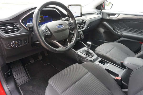 Ford FOCUS Wagon 1.0 EcoB. Hybrid Titanium X /Nwe All-Season banden /Trekhaak/WinterPack.