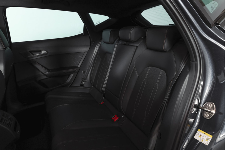 CUPRA Formentor 1.5 TSI e-Hybrid 204 PK Business | S/K-Panodak | Matrix Led | Elek Trekhaak | Dig. Cockpit | Adapt. Cruise | Stoel-+Stuurverw. | PDC | Camera | App. Connect | ECC | Elek. Klep | LM 19" | 8592