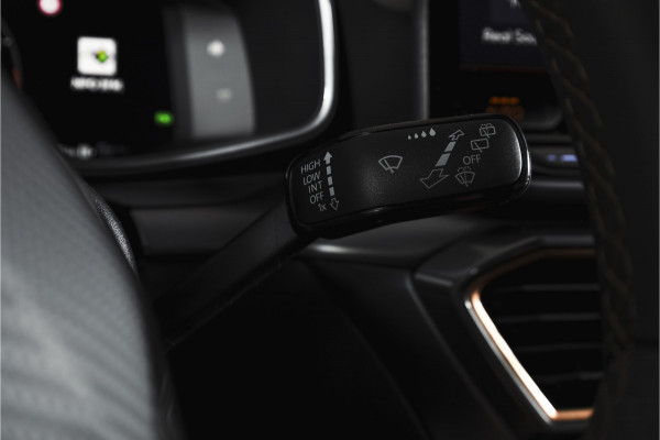 CUPRA Formentor 1.5 TSI e-Hybrid 204 PK Business | S/K-Panodak | Matrix Led | Elek Trekhaak | Dig. Cockpit | Adapt. Cruise | Stoel-+Stuurverw. | PDC | Camera | App. Connect | ECC | Elek. Klep | LM 19" | 8592