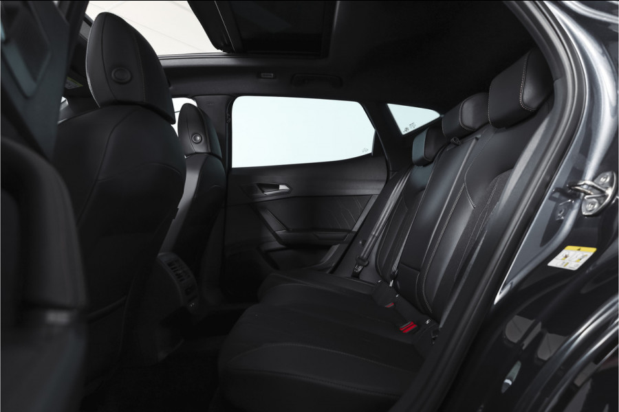 CUPRA Formentor 1.5 TSI e-Hybrid 204 PK Business | S/K-Panodak | Matrix Led | Elek Trekhaak | Dig. Cockpit | Adapt. Cruise | Stoel-+Stuurverw. | PDC | Camera | App. Connect | ECC | Elek. Klep | LM 19" | 8592