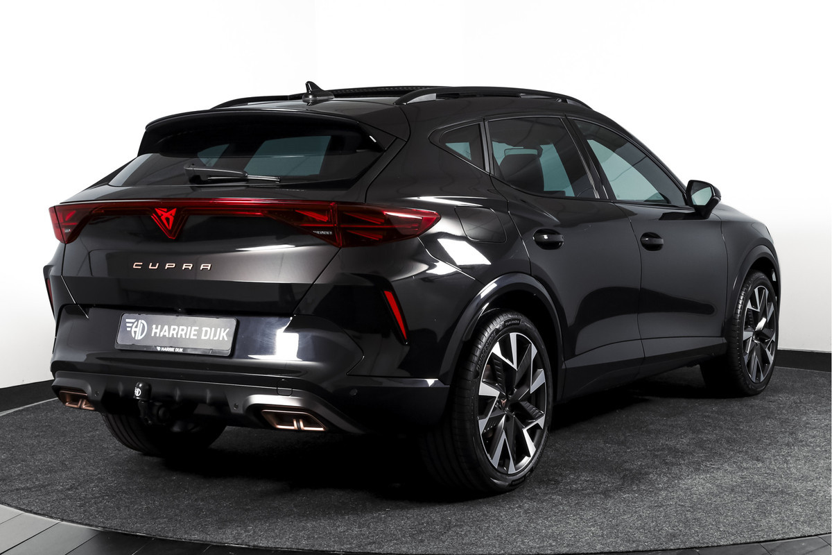 CUPRA Formentor 1.5 TSI e-Hybrid 204 PK Business | S/K-Panodak | Matrix Led | Elek Trekhaak | Dig. Cockpit | Adapt. Cruise | Stoel-+Stuurverw. | PDC | Camera | App. Connect | ECC | Elek. Klep | LM 19" | 7059