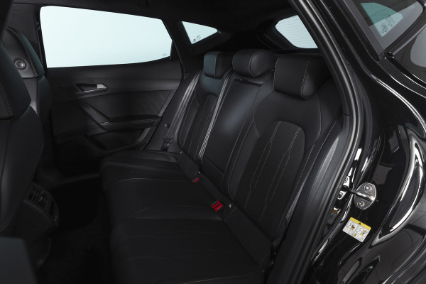 CUPRA Formentor 1.5 TSI e-Hybrid 204 PK Business | S/K-Panodak | Matrix Led | Elek Trekhaak | Dig. Cockpit | Adapt. Cruise | Stoel-+Stuurverw. | PDC | Camera | App. Connect | ECC | Elek. Klep | LM 19" | 7059