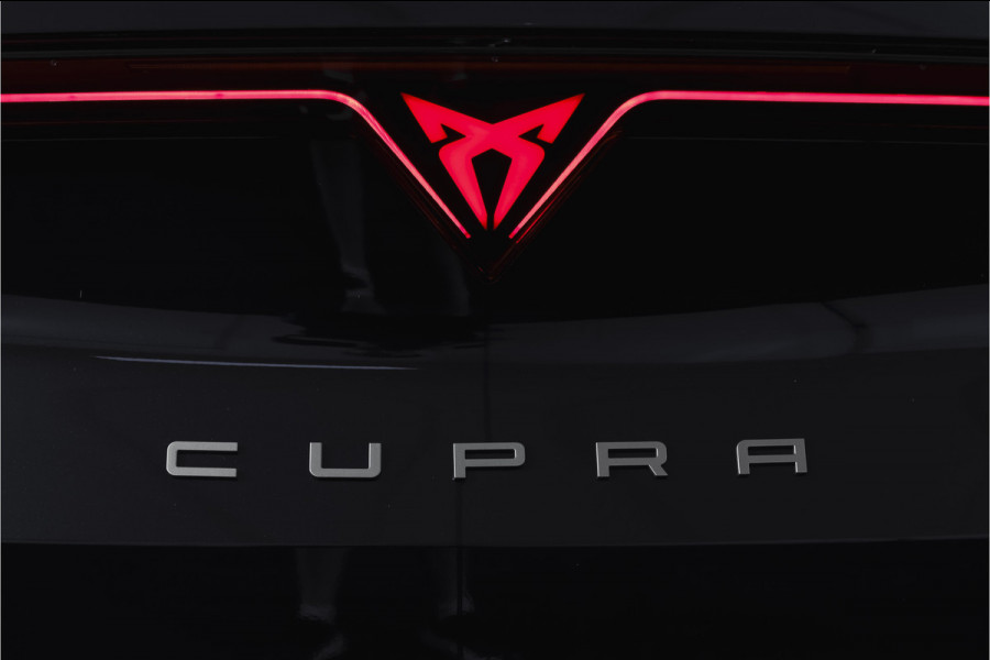 CUPRA Formentor 1.5 TSI e-Hybrid 204 PK Business | S/K-Panodak | Matrix Led | Elek Trekhaak | Dig. Cockpit | Adapt. Cruise | Stoel-+Stuurverw. | PDC | Camera | App. Connect | ECC | Elek. Klep | LM 19" | 7059