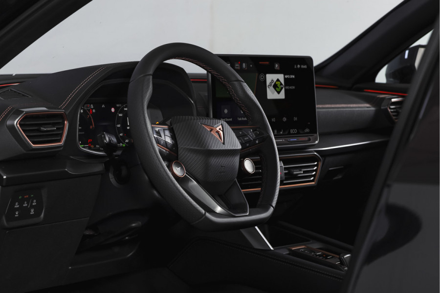 CUPRA Formentor 1.5 TSI e-Hybrid 204 PK Business | S/K-Panodak | Matrix Led | Elek Trekhaak | Dig. Cockpit | Adapt. Cruise | Stoel-+Stuurverw. | PDC | Camera | App. Connect | ECC | Elek. Klep | LM 19" | 7059