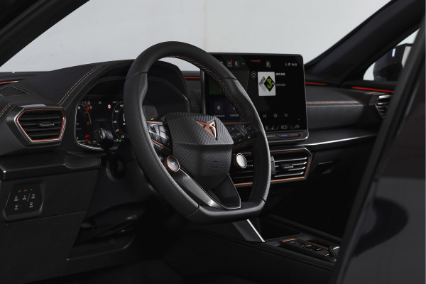 CUPRA Formentor 1.5 TSI e-Hybrid 204 PK Business | S/K-Panodak | Matrix Led | Elek Trekhaak | Dig. Cockpit | Adapt. Cruise | Stoel-+Stuurverw. | PDC | Camera | App. Connect | ECC | Elek. Klep | LM 19" | 7059