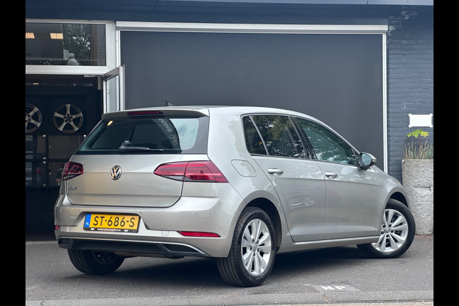 Volkswagen Golf 1.6 TDI Comfortline Business MASSAGE / CARPLAY / NAVI / ACC