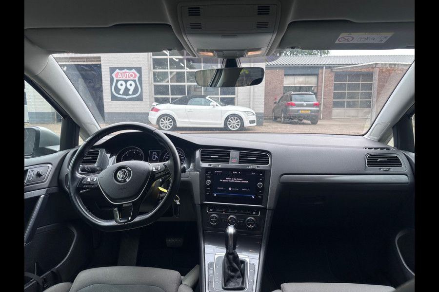 Volkswagen Golf 1.6 TDI Comfortline Business MASSAGE / CARPLAY / NAVI / ACC