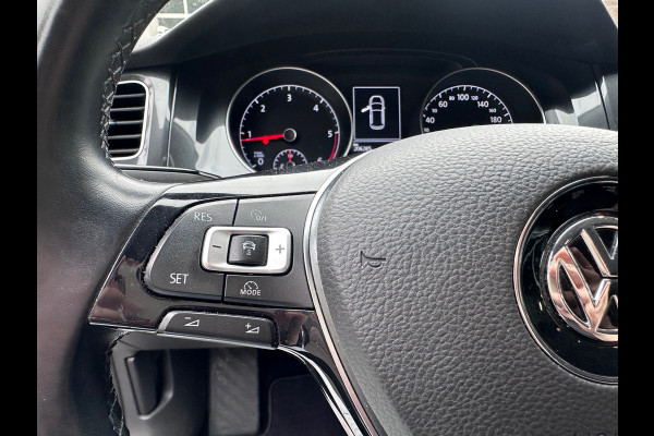 Volkswagen Golf 1.6 TDI Comfortline Business MASSAGE / CARPLAY / NAVI / ACC
