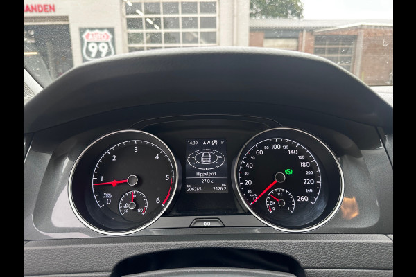 Volkswagen Golf 1.6 TDI Comfortline Business MASSAGE / CARPLAY / NAVI / ACC
