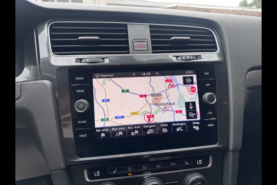 Volkswagen Golf 1.6 TDI Comfortline Business MASSAGE / CARPLAY / NAVI / ACC
