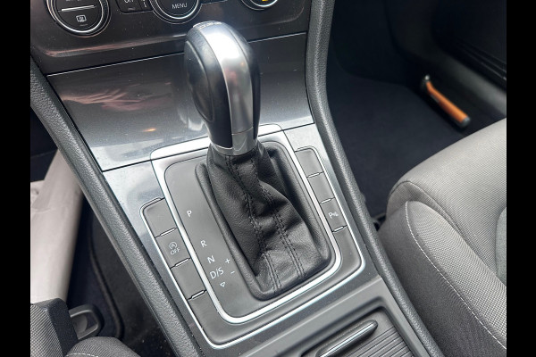 Volkswagen Golf 1.6 TDI Comfortline Business MASSAGE / CARPLAY / NAVI / ACC