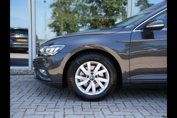 Volkswagen Passat Variant 1.5 TSI Business | Draadloze telefoonlader | Apple Carplay | Achteruitrijcamera |