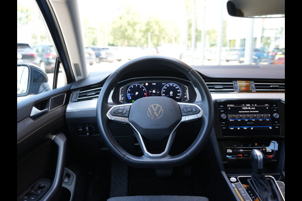 Volkswagen Passat Variant 1.5 TSI Business | Draadloze telefoonlader | Apple Carplay | Achteruitrijcamera |