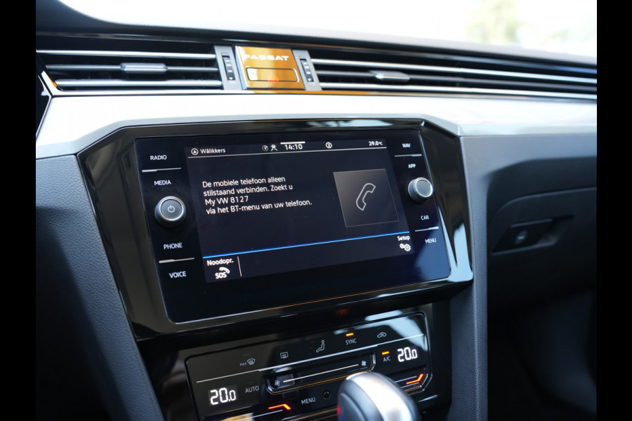 Volkswagen Passat Variant 1.5 TSI Business | Draadloze telefoonlader | Apple Carplay | Achteruitrijcamera |