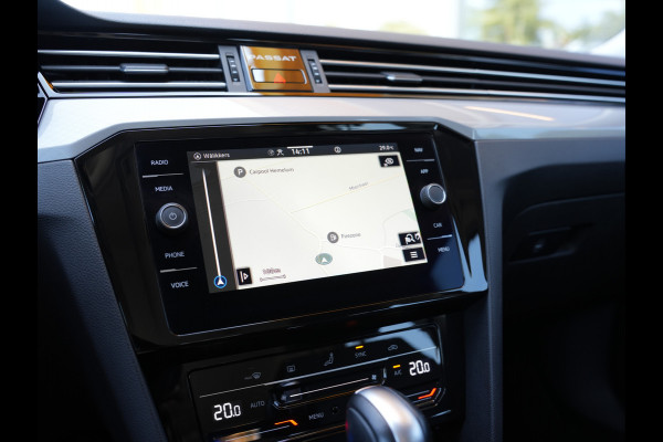 Volkswagen Passat Variant 1.5 TSI Business | Draadloze telefoonlader | Apple Carplay | Achteruitrijcamera |