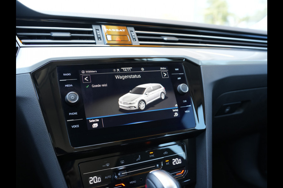 Volkswagen Passat Variant 1.5 TSI Business | Draadloze telefoonlader | Apple Carplay | Achteruitrijcamera |