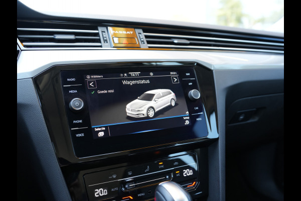 Volkswagen Passat Variant 1.5 TSI Business | Draadloze telefoonlader | Apple Carplay | Achteruitrijcamera |