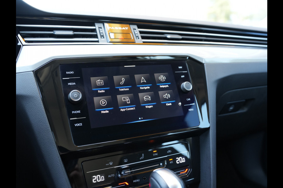 Volkswagen Passat Variant 1.5 TSI Business | Draadloze telefoonlader | Apple Carplay | Achteruitrijcamera |