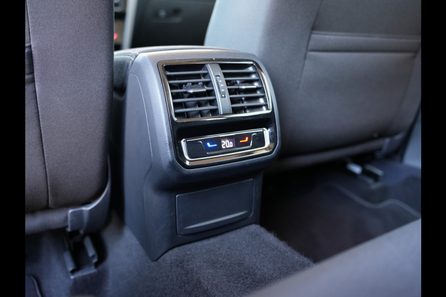 Volkswagen Passat Variant 1.5 TSI Business | Draadloze telefoonlader | Apple Carplay | Achteruitrijcamera |