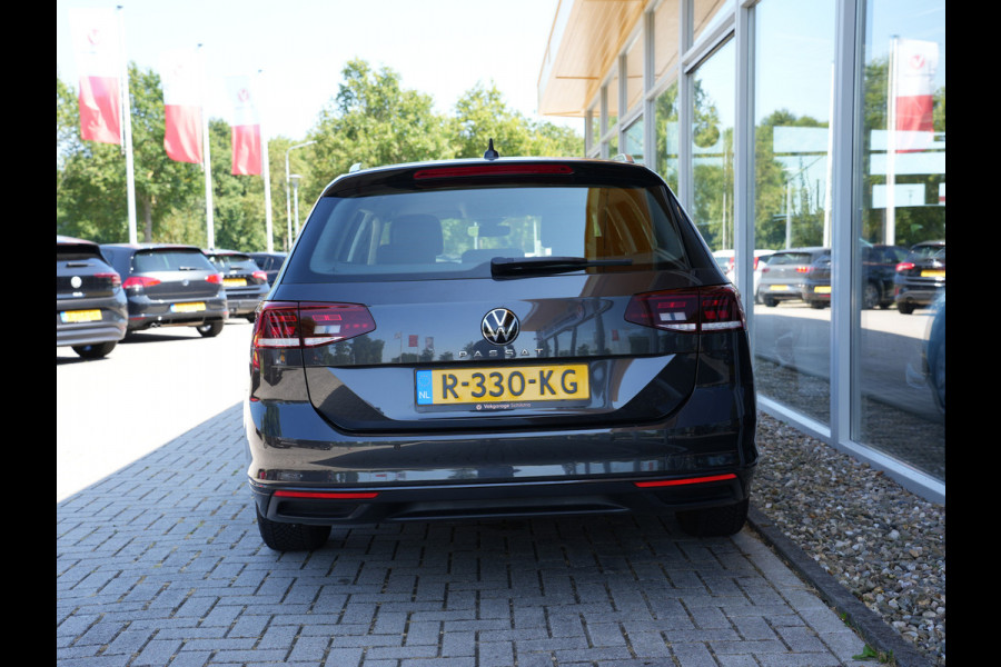 Volkswagen Passat Variant 1.5 TSI Business | Draadloze telefoonlader | Apple Carplay | Achteruitrijcamera |