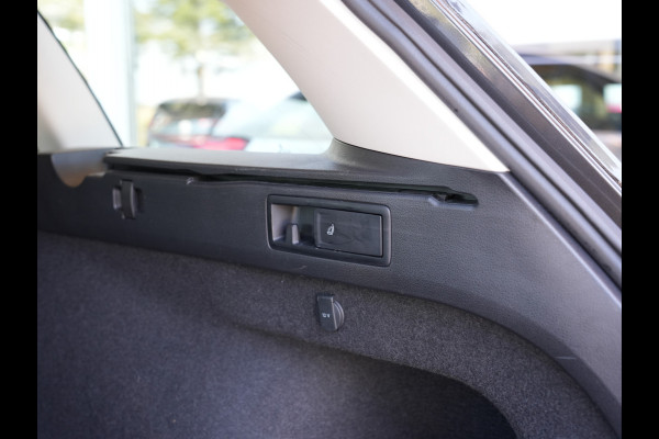 Volkswagen Passat Variant 1.5 TSI Business | Draadloze telefoonlader | Apple Carplay | Achteruitrijcamera |