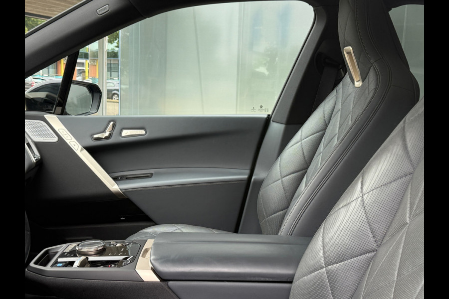 BMW iX XDrive40 High Executive 77 kWh 96% soh PANO|B&W|Trekhaak