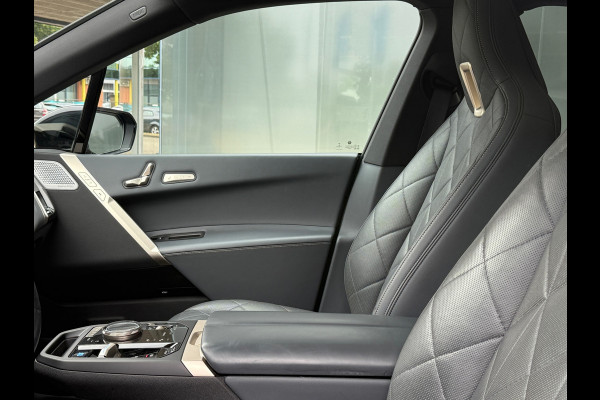 BMW iX XDrive40 High Executive 77 kWh 96% soh PANO|B&W|Trekhaak