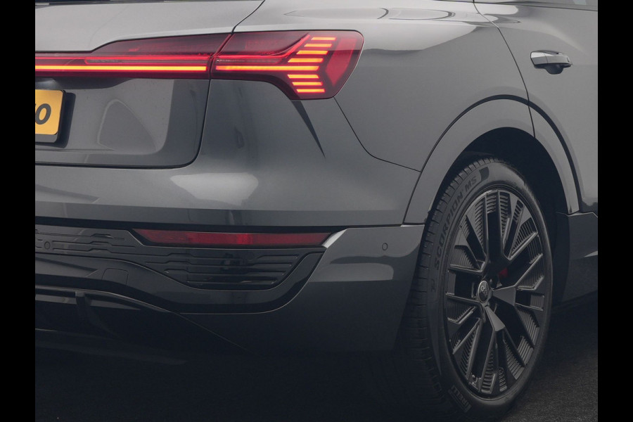 Audi Q8 e-tron 55 Quattro S Line 114 kWh 408pk Dealer O.H. | Trekhaak Afn. | Panodak | Luchtvering | Head Up | Adaptive Cruise | Bang & Olufsen | 360 Camera | Matrix LED | Alcantara Sportstoelen Verwarmd | Sfeerverlichting | Keyless | Blis | 21"L.M |