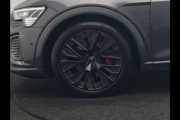 Audi Q8 e-tron 55 Quattro S Line 114 kWh 408pk Dealer O.H. | Trekhaak Afn. | Panodak | Luchtvering | Head Up | Adaptive Cruise | Bang & Olufsen | 360 Camera | Matrix LED | Alcantara Sportstoelen Verwarmd | Sfeerverlichting | Keyless | Blis | 21"L.M |