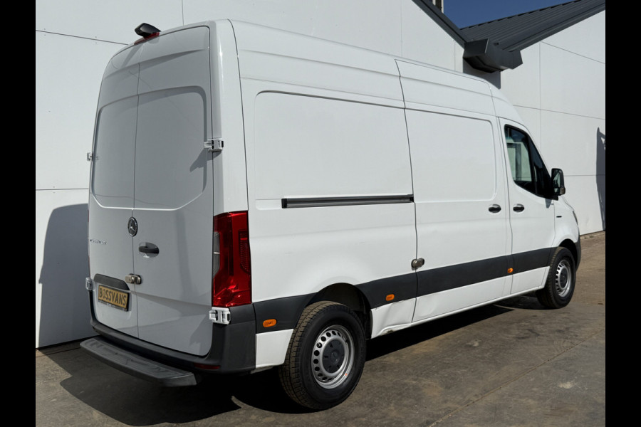 Mercedes-Benz eSprinter 312 55 kWh L2H2 Elektrisch 145km WLTP 92,5% (SOH) 80kw Snelladen Climate Control Camera