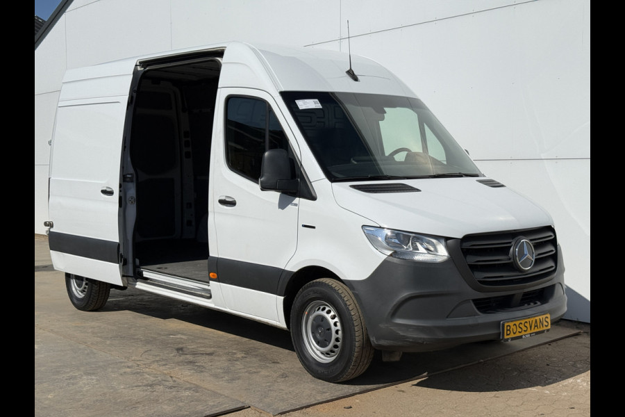 Mercedes-Benz eSprinter 312 55 kWh L2H2 Elektrisch 145km WLTP 92,5% (SOH) 80kw Snelladen Climate Control Camera