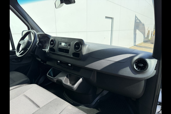 Mercedes-Benz eSprinter 312 55 kWh L2H2 Elektrisch 145km WLTP 92,5% (SOH) 80kw Snelladen Climate Control Camera