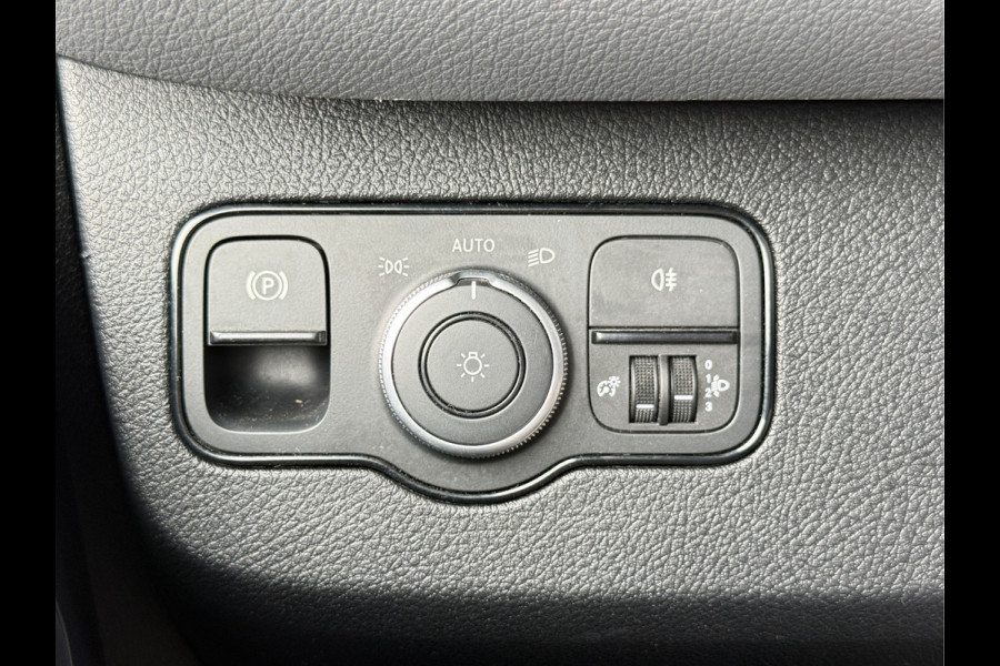 Mercedes-Benz eSprinter 312 55 kWh L2H2 Elektrisch 145km WLTP 92,5% (SOH) 80kw Snelladen Climate Control Camera