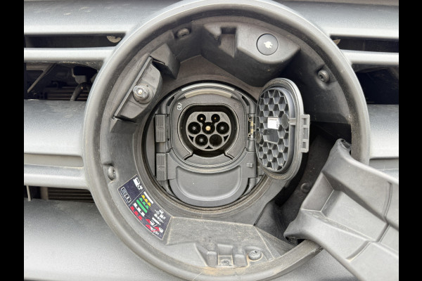 Mercedes-Benz eSprinter 312 55 kWh L2H2 Elektrisch 145km WLTP 92,5% (SOH) 80kw Snelladen Climate Control Camera