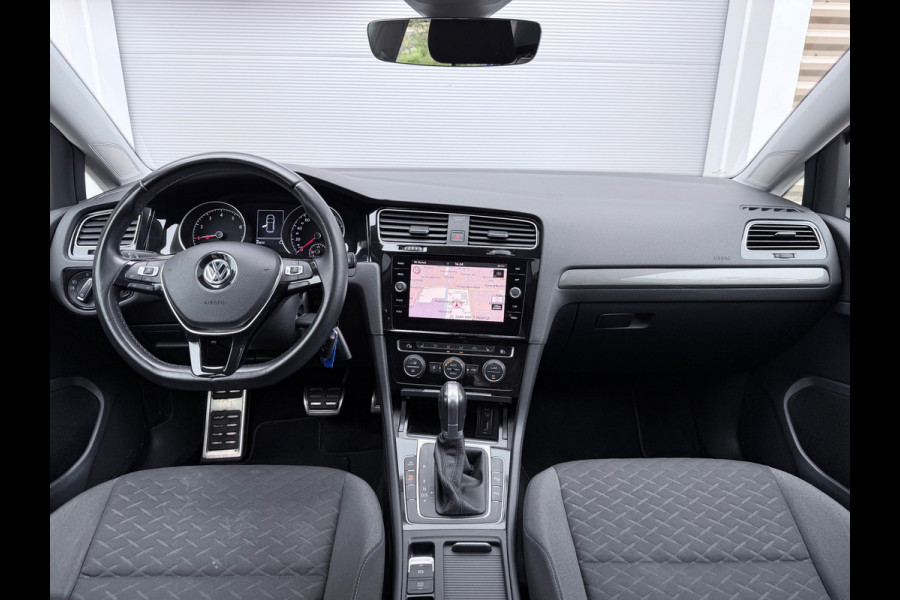 Volkswagen Golf 1.5 TSI Highline Pano/Virtual/Camera