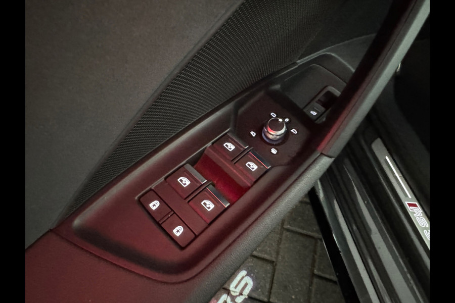Audi RS3 Sportback 2.5 TFSI quattro Pano|Ceramic|Akra|Massage