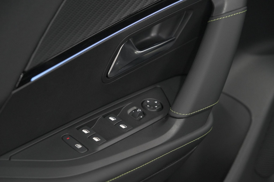Peugeot e-2008 EV GT 54 kWh | 11 KW Lader | Warmtepomp | Camera | Alcantara Pakket | Stoelmassage
