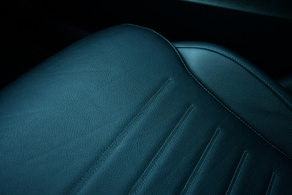 Mercedes-Benz C-Klasse Estate 300 e AMG Line Pano Trekhaak Night Stuurverw