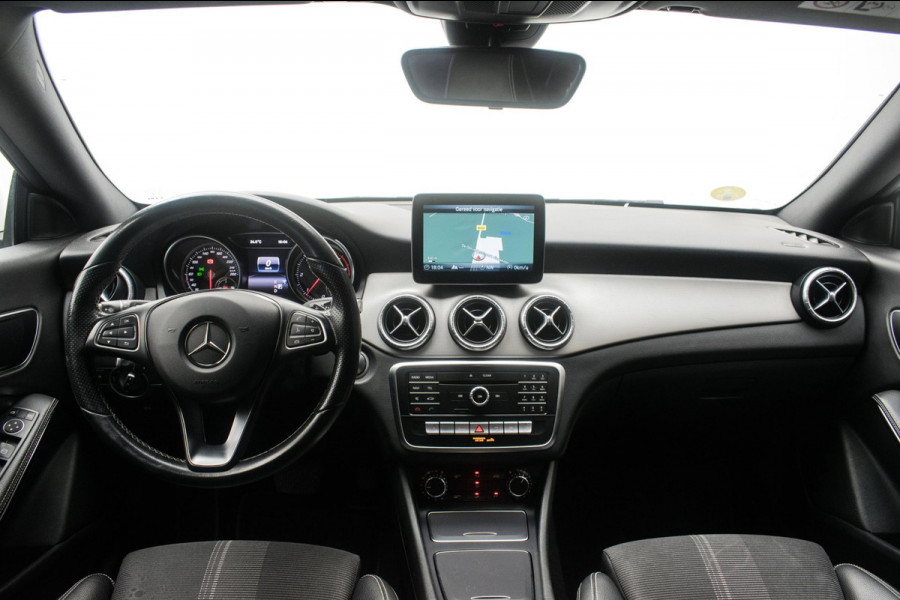 Mercedes-Benz CLA-Klasse Shooting Brake 180 D AMG Line Upgrade Edition Automaat NL-auto [ Full LED Camera Stoelverwarming ]