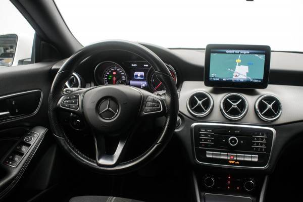Mercedes-Benz CLA-Klasse Shooting Brake 180 D AMG Line Upgrade Edition Automaat NL-auto [ Full LED Camera Stoelverwarming ]