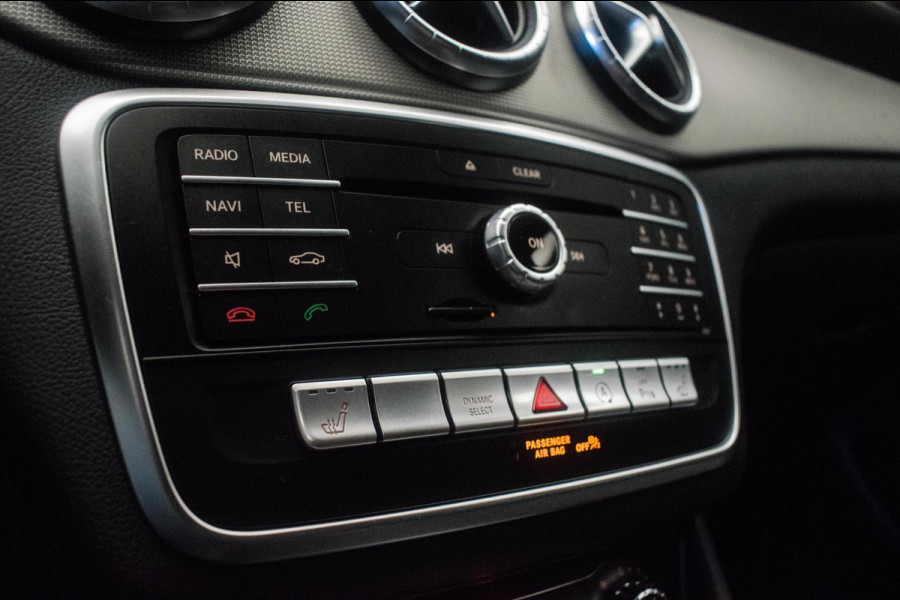 Mercedes-Benz CLA-Klasse Shooting Brake 180 D AMG Line Upgrade Edition Automaat NL-auto [ Full LED Camera Stoelverwarming ]
