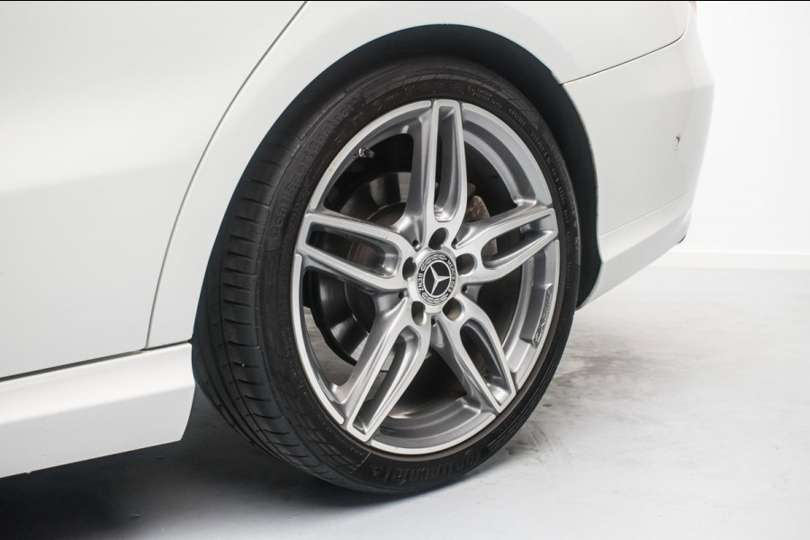 Mercedes-Benz CLA-Klasse Shooting Brake 180 D AMG Line Upgrade Edition Automaat NL-auto [ Full LED Camera Stoelverwarming ]