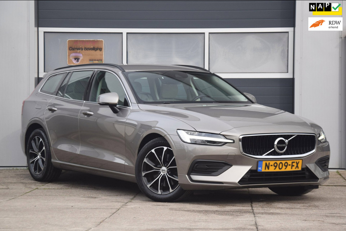 Volvo V60 2.0 B3 Momentum Business UITKLAPBARE TREKHAAK/LEDEREN BEKLEDING/COMFORT-STOELEN